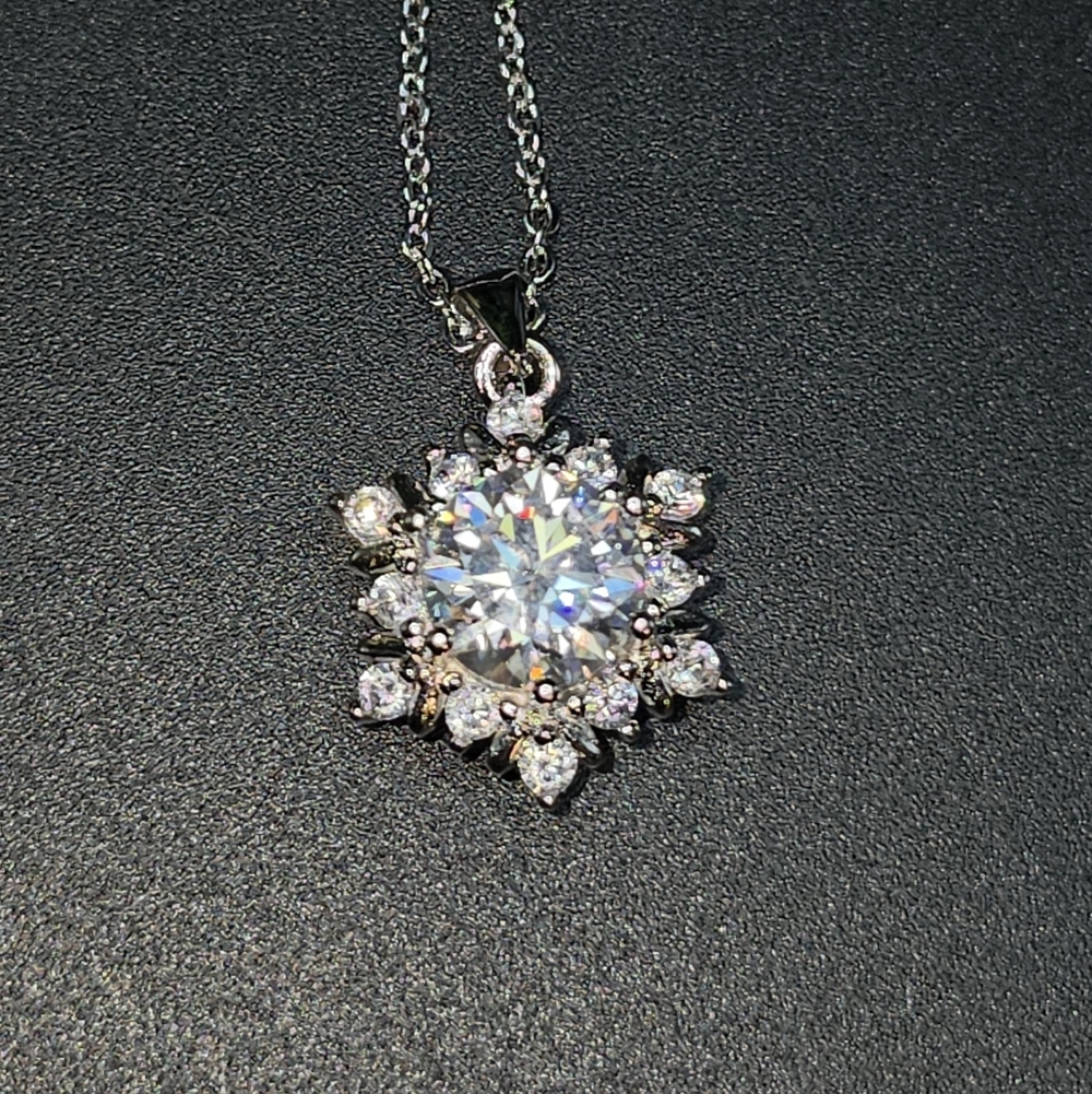 Sunflower Moissanite Diamond 4ct.tw set  NIB VVS1 Color D .925 Silver w/GRA cert